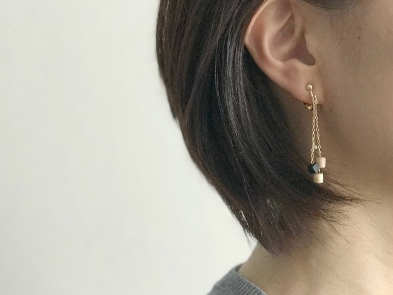 life（earrings） - Earrings & Clip-ons - Wood Gold