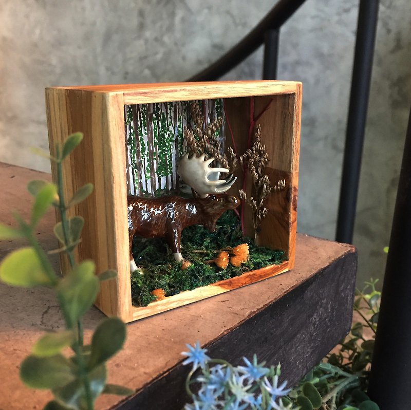 Birthday Gift and Special Day Gift / Moose in forest - Wooden Shadowbox - ของวางตกแต่ง - ไม้ สีนำ้ตาล