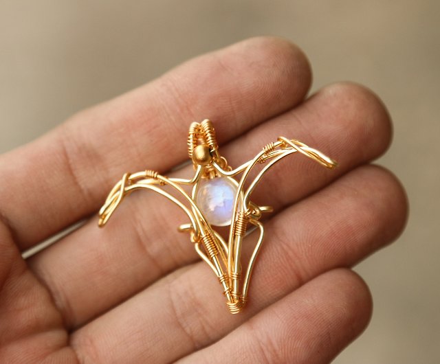 Series of Crystal】Moonstone copper Cow Skull pendant _
