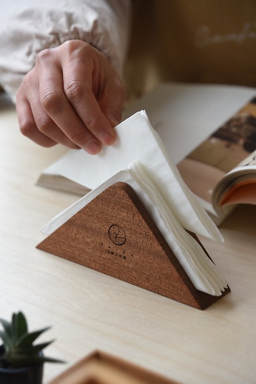 CHONG 翀 客製實木沙比利餐紙盒 立式三角面紙收納盒 高級餐廳商用