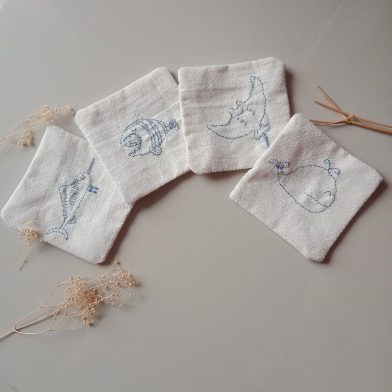 Fishes coaster set hand embroidered 100% natural cotton fabric 4PCS 4 different - Coasters - Cotton & Hemp White