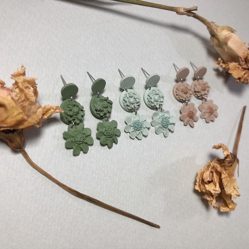 Original handmade soft clay earrings-flower specimen earrings - Earrings & Clip-ons - Pottery Green