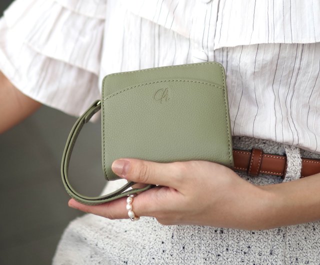 三つ折り財布　ショートウォレット　グリーン英文字型押し　新品　ハンドメイド 新色パープル三つ折り財布 メンズ 財布 エイ革 ミニ財布 コンパクト ショートウォレット スティングレイ 財布 OLD POINT  オールドポイント スティングレー スターマーク ガルーシャ ハーフウォレット 本革 財布 かっこいい 収納力 | CHAOS Accessory