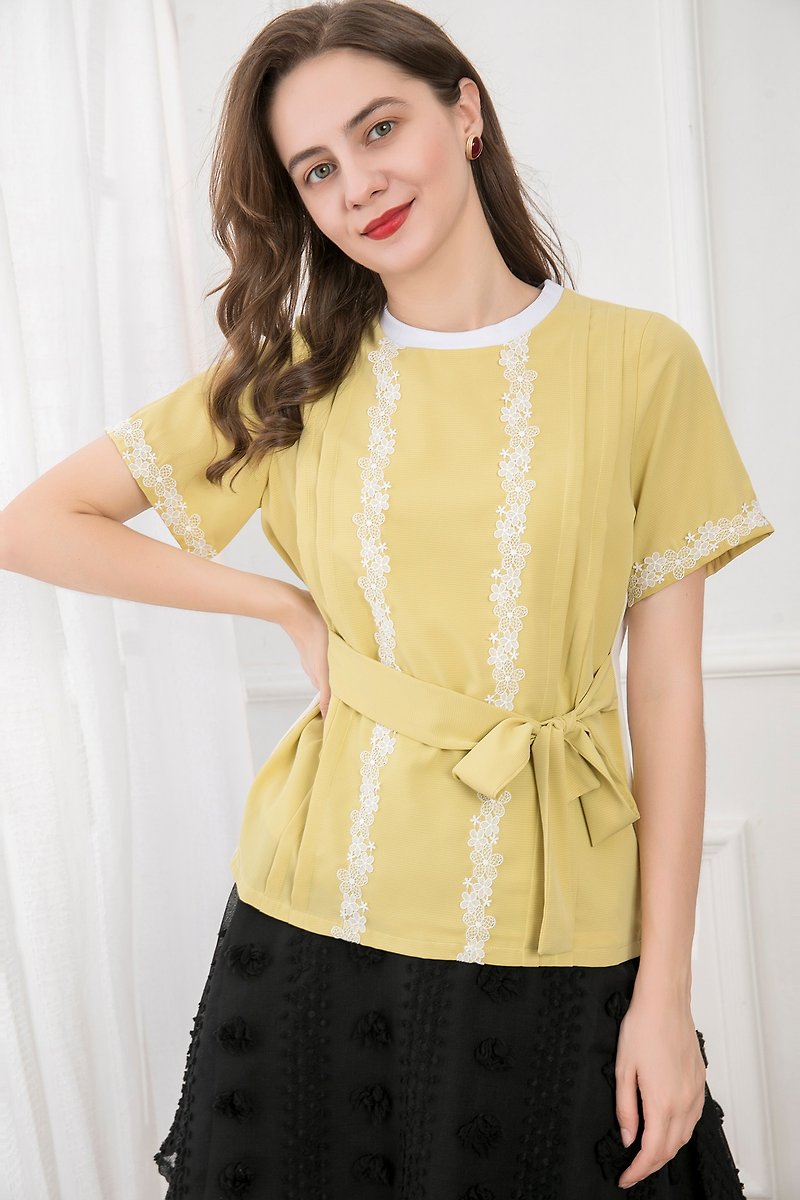 Colorblock strap mid-length round neck top //Yellow //Lined //No stretch