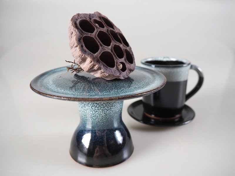 細粒釉 | ケーキトレイ トールディッシュ - 皿・プレート - 陶器 ブルー