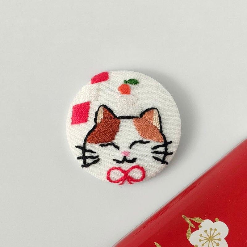 お正月猫ちゃん刺繍ヘアゴム　ハチワレ - 髮夾/髮圈 - 棉．麻 咖啡色
