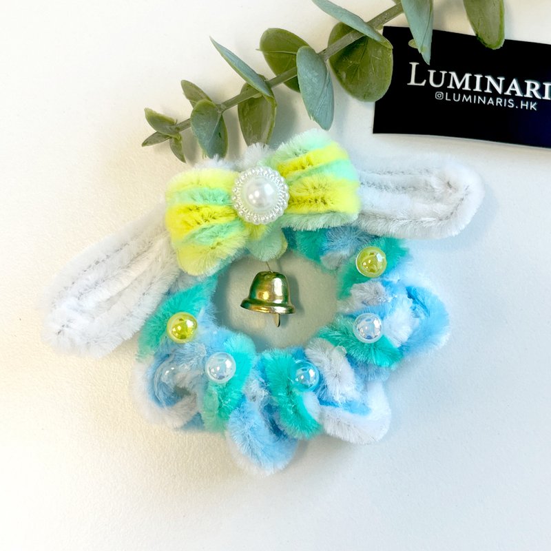 Purely handmade candy blue gentle dog ear wreath brooch - Brooches - Other Materials 