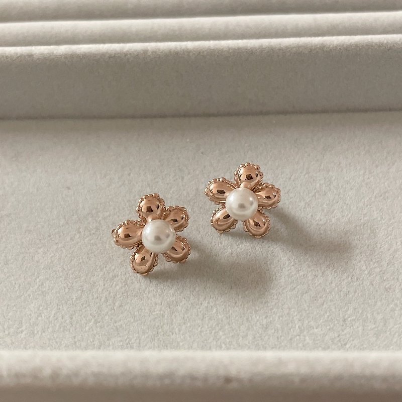 14k Pearl Point Flower earring - ต่างหู - โรสโกลด์ สีทอง
