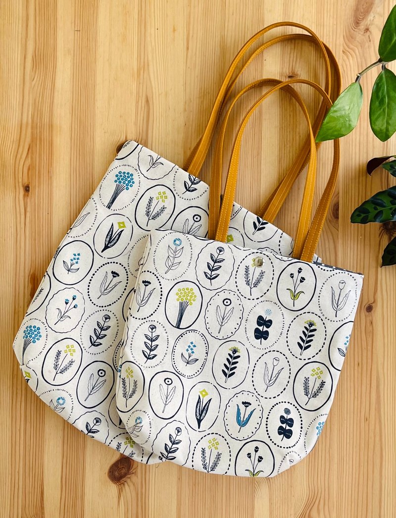 Fresh plant and flower printed cotton bag, portable or cross-body, single-person studio limited edition handmade - กระเป๋าแมสเซนเจอร์ - ผ้าฝ้าย/ผ้าลินิน ขาว