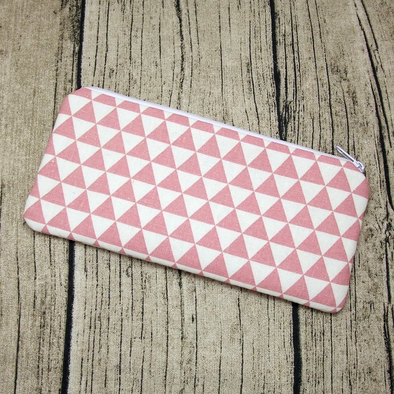 拉鍊收納布包  筆袋  化妝袋  手拿包 (粉紅三角形) (ZL-46) - 筆盒/筆袋 - 棉．麻 粉紅色
