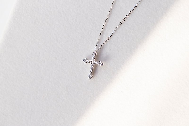 Lace Cross 14K White Gold Diamond Necklace Diamond Necklace Light Jewelry Gifts for Girls - สร้อยคอ - เพชร สีเงิน