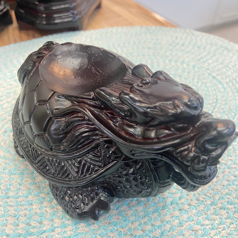 The base of the black altar dragon tortoise recruits wealth and wealth to eliminate disasters and block evil spirits A351 - Items for Display - Wood 