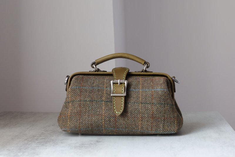 [Wool and leather doctor bag] Harris Tweed warms the heart autumn and winter women's bag olive green - กระเป๋าแมสเซนเจอร์ - หนังแท้ สีเขียว