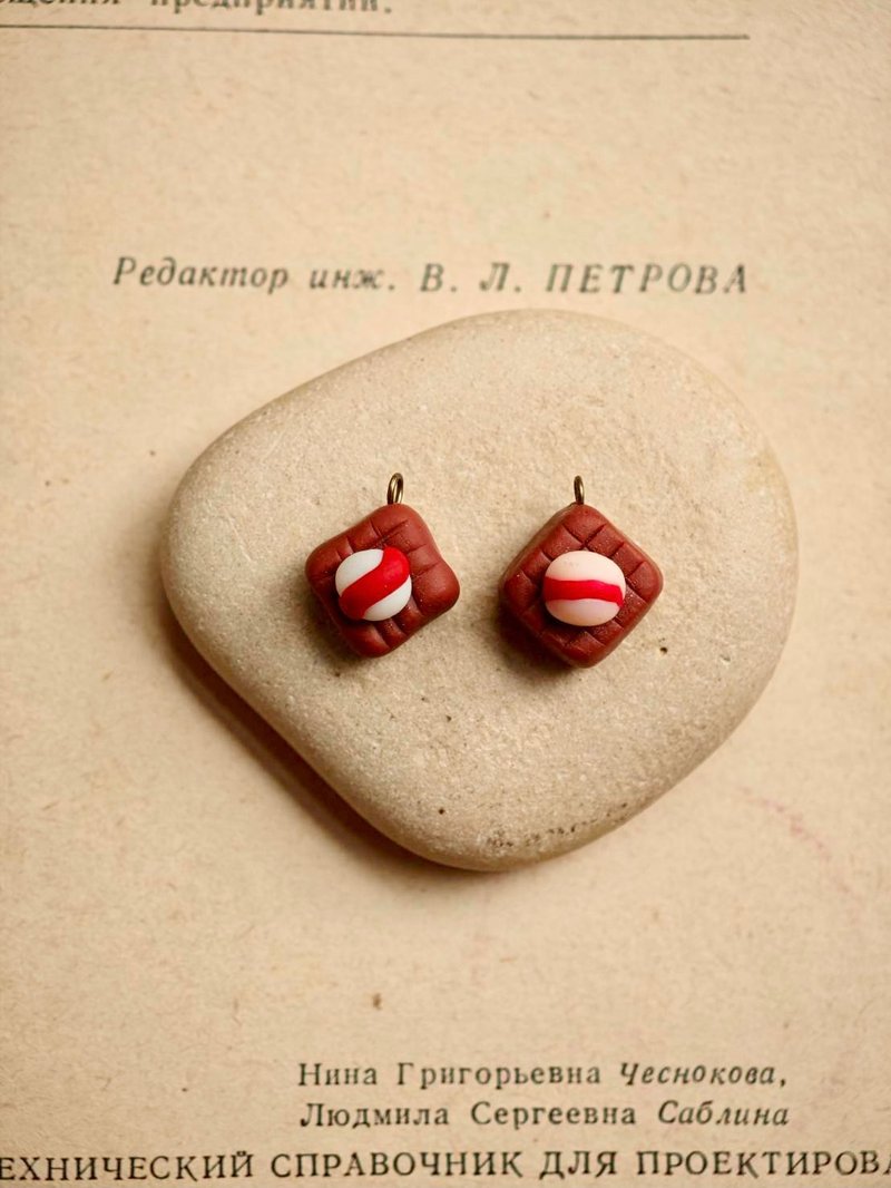 Handmade Miniature Gummy Bear Polymer Clay Earrings (Sold as a Pair) - ต่างหู - ดินเผา หลากหลายสี