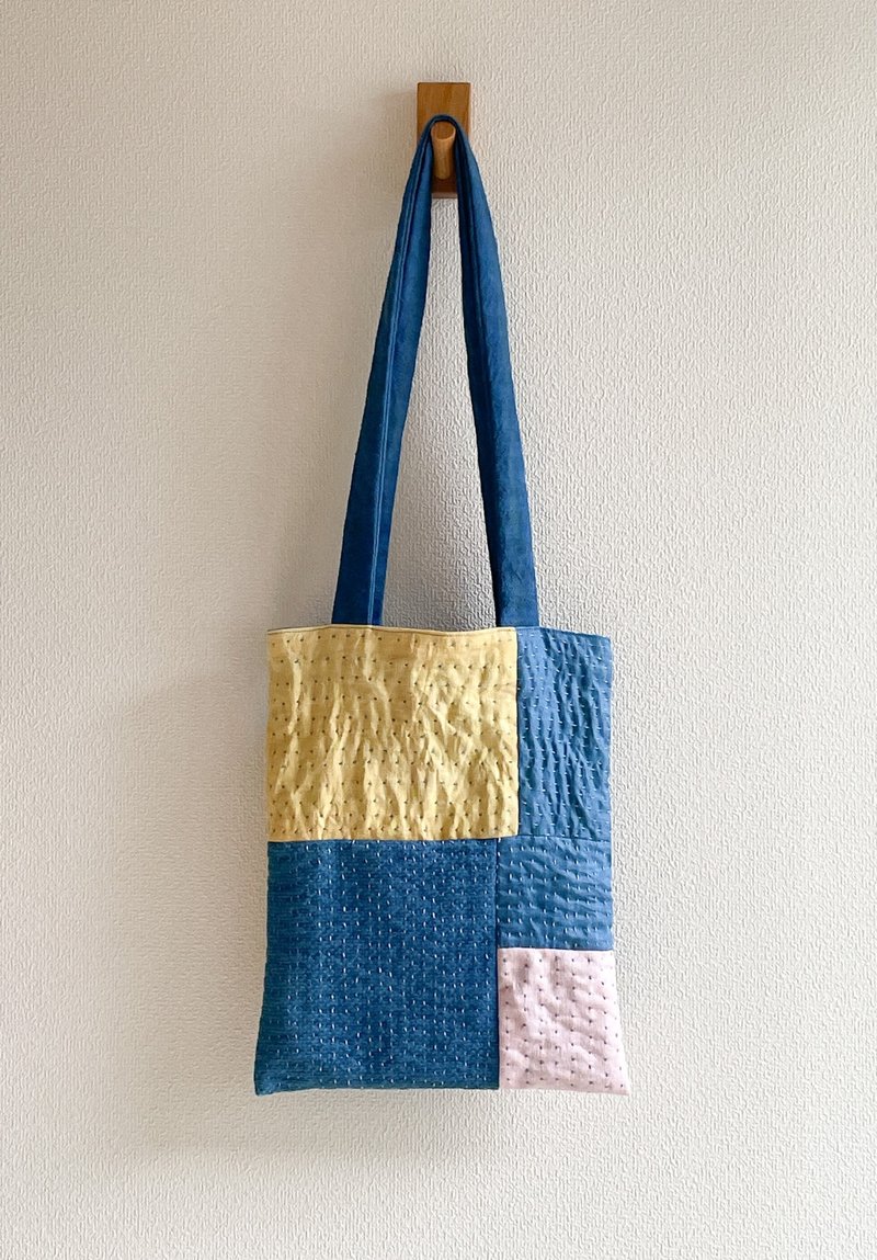 日本製 藍染 刺子 Japanblue sashiko   Patchwork Tote BAG 柔らかリネンとコットンのトートバッグ　アップサイクル - 手提包/手提袋 - 棉．麻 藍色