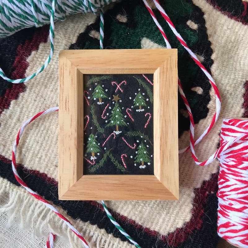 フレーム刺繡：クリスマスツリーとキャンディー缶 - フォトフレーム - 刺しゅう糸 