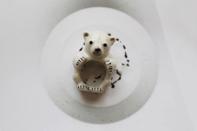 And Mary Ring polar bear - General Rings - Porcelain 