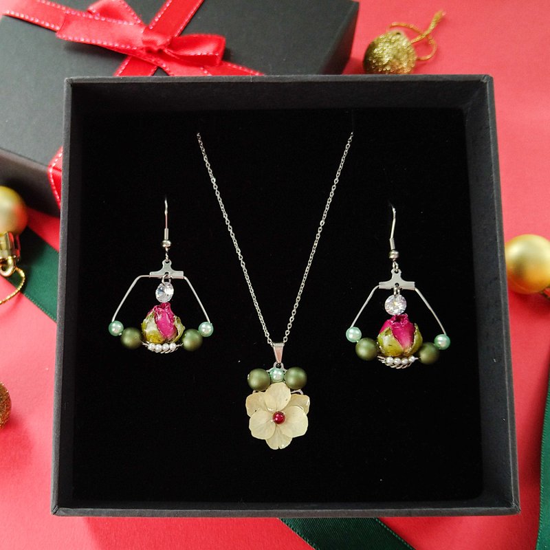 Rose and zirconia earrings & snow-colored hydrangea and pearl necklace box - ต่างหู - พืช/ดอกไม้ หลากหลายสี