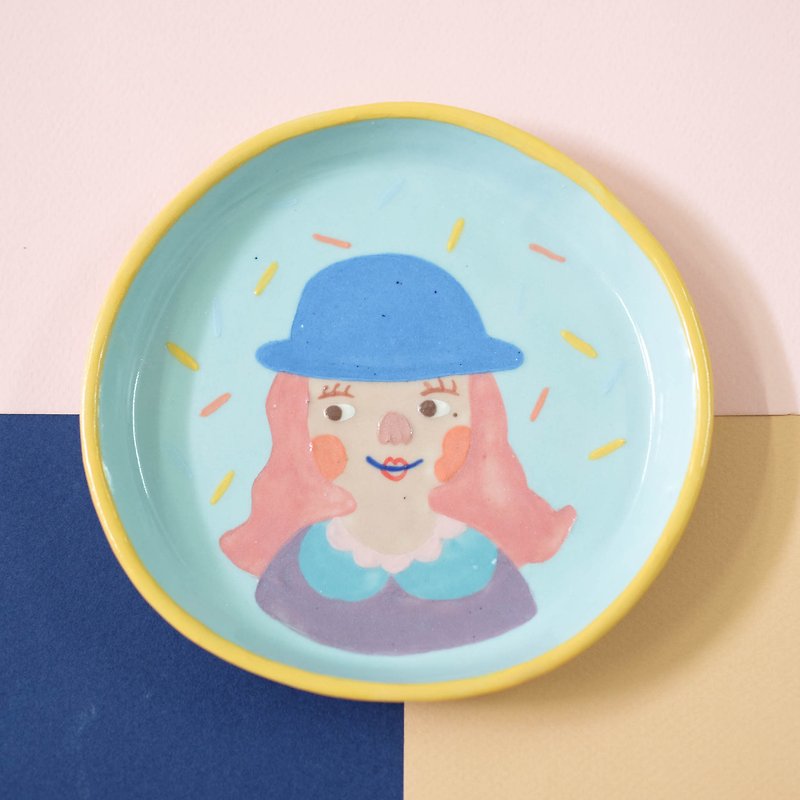 LITTLE GIRL DISH - Small Plates & Saucers - Pottery Multicolor