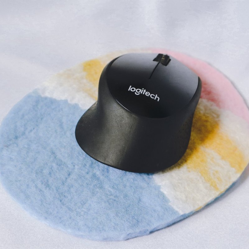 Romantic Japanese and Korean X hand guard natural wool texture mouse pad | original handmade - แผ่นรองเมาส์ - ขนแกะ 