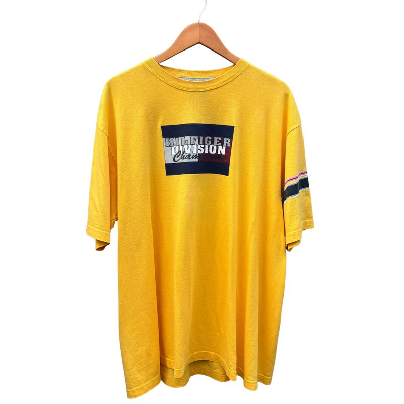 Vintage 90s Tommy Hilfiger Division Yellow T-Shirt - 男 T 恤 - 棉．麻 黃色
