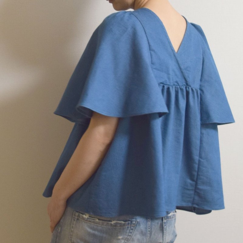 ライトデニムリバーシブルバタフライスリーブカシュクールブラウス　受注制作 - 女襯衫 - 棉．麻 藍色