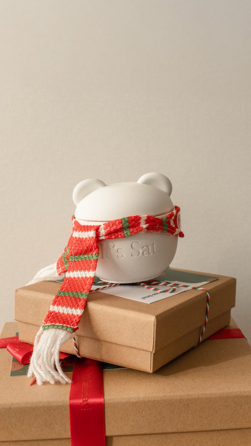 It's Saturday Christmas Limited Handmade Cement Cup Soy Candle White Bear Bear Style Bath Wooden - Fragrances - Cement White