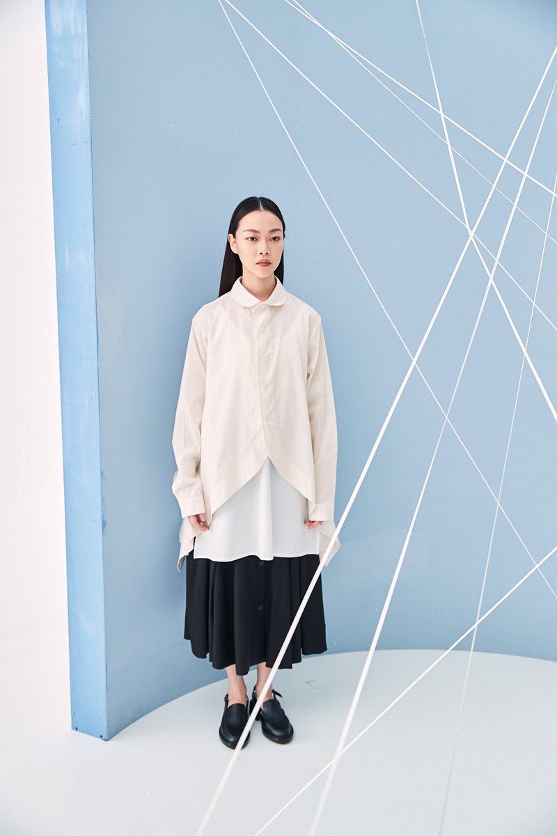 圓弧門襟傘狀襯衫 - 女襯衫 - 棉．麻 