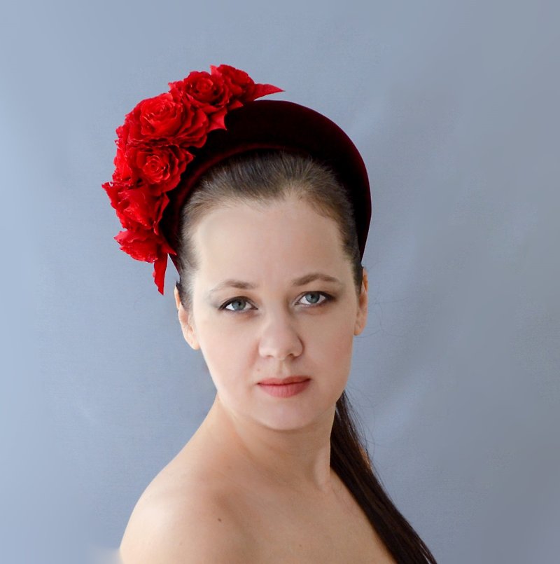 Maroon red fascinator headband for wedding inspired by Kate Middleton hat - เครื่องประดับผม - ผ้าไหม สีแดง