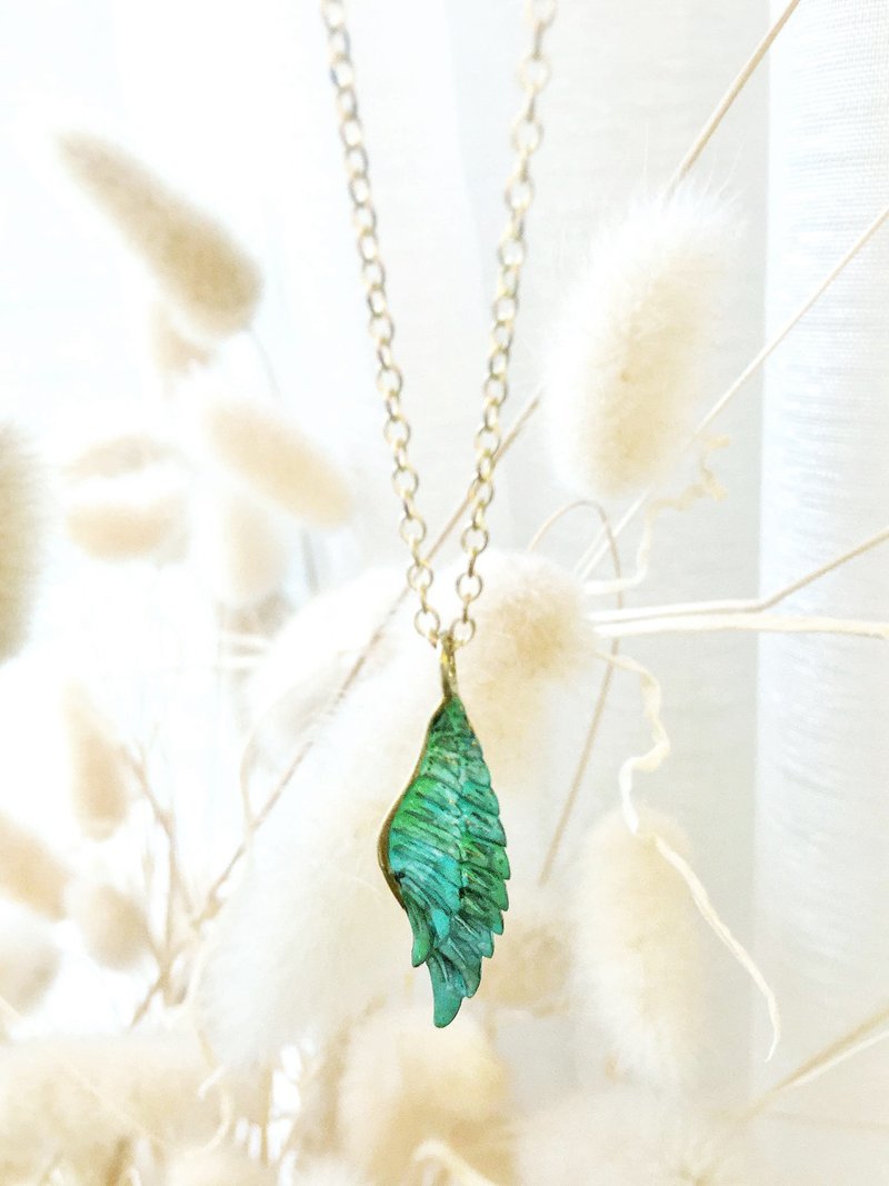 Green Angel Wing Necklace in Brass. Fairy Tale Collection Available in 4 Colours - 項鍊 - 其他金屬 