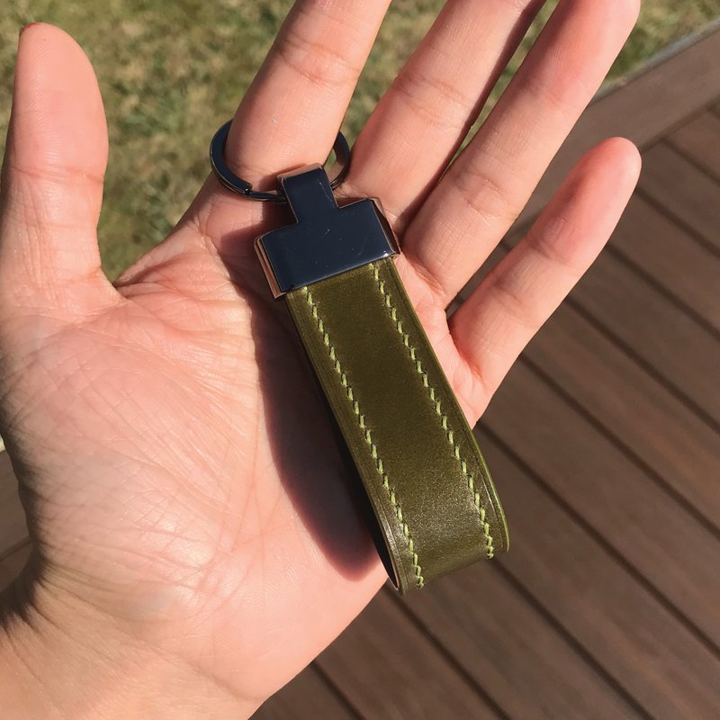 【皮革鑰匙圈】橄欖色馬臀皮/鎖匙扣/隨身小物/閨蜜禮物 - 鑰匙圈/鑰匙包 - 真皮 綠色