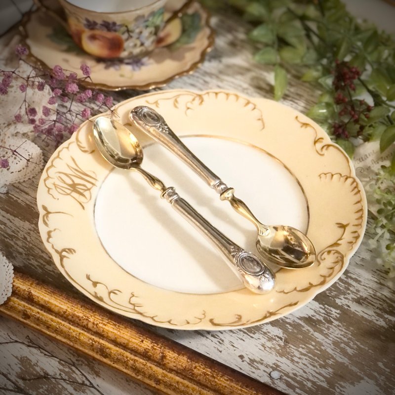 Two custom made sterling Bronze dessert spoons with brass handles from the French Napoléon III period for sale together - ช้อนส้อม - เงินแท้ สีเงิน