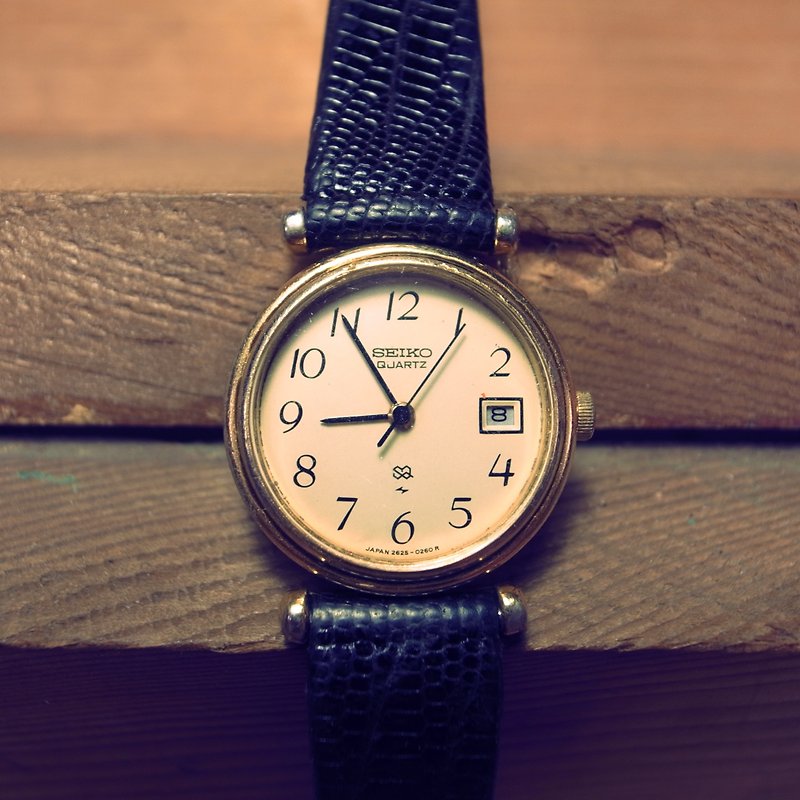 【ボーンズ】SEIKOセイコークオーツはゴールデン日付レトロビンテージアンティークビンテージアンティークのテーブルを見ます - 腕時計 - 金属 ゴールド