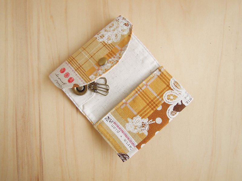 Lost in a Garden - Fabric Key Pouch with Vintage Beige Print Fabric - Keychains - Cotton & Hemp Multicolor