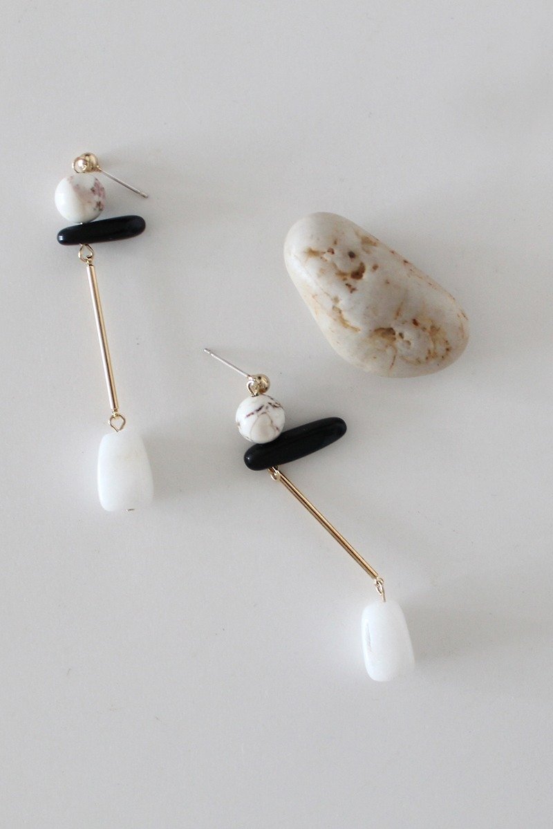 [Cet automne # 1 white stone earrings] silver ear pin / clip-made - ต่างหู - โลหะ 