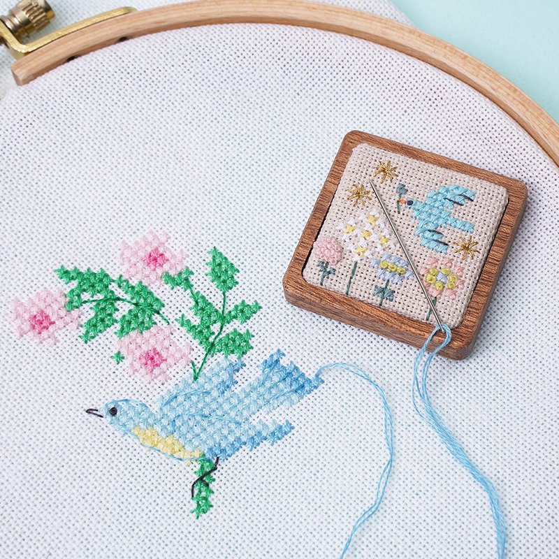 【花園字母吸針器】十字繡工具 手作材料包 吸鐵磁鐵 | XiuCrafts - 編織/刺繡/羊毛氈/縫紉 - 木頭 多色