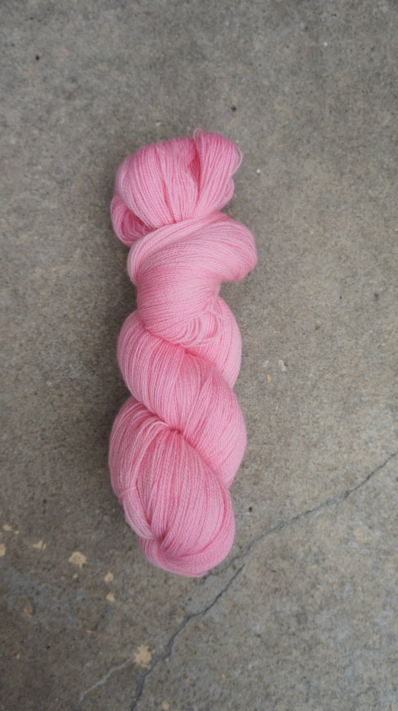 Hand dyed lace thread. Pink (BFL) - เย็บปัก/ถักทอ/ใยขนแกะ - ขนแกะ 
