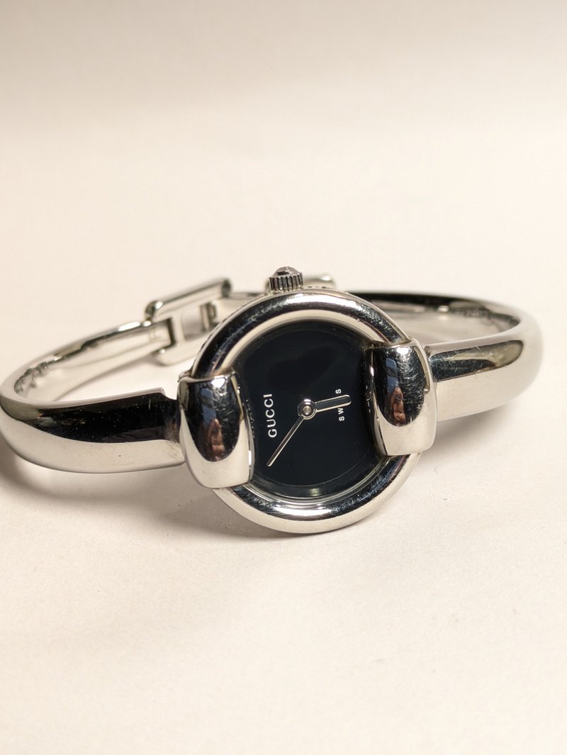 GUCCI vintage quartz watch 黑色盤手環式古董石英錶 - 女錶 - 其他金屬 銀色