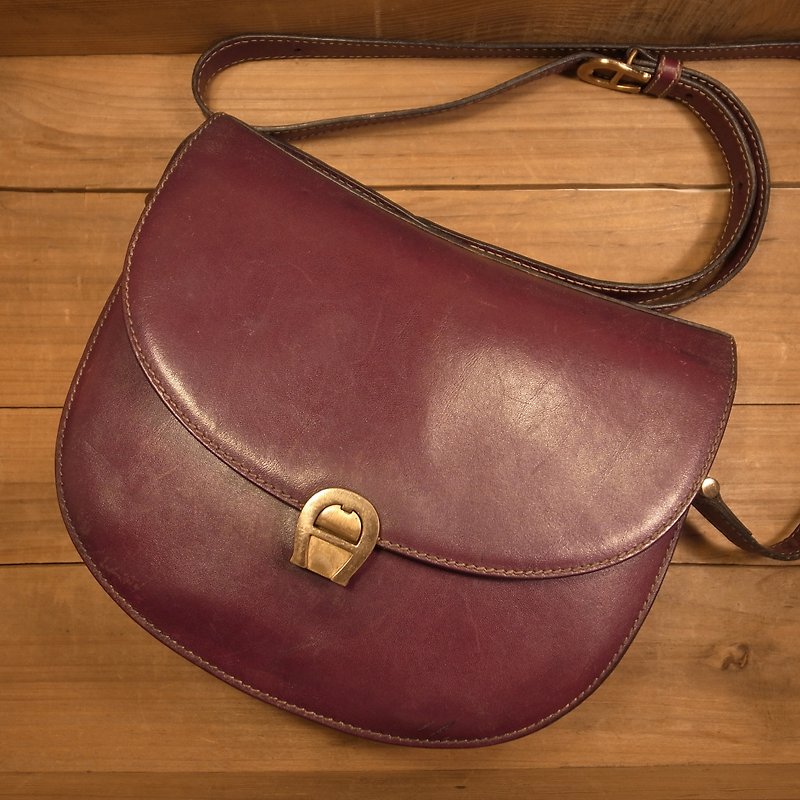 Old bone Aigner wine red leather side backpack VINTAGE - Messenger Bags & Sling Bags - Genuine Leather Red