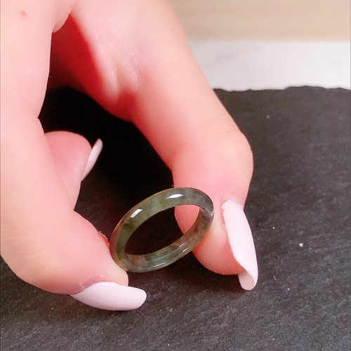 瓔珞珠寶盒 E.L.Jewelry Box 冰種烏雞翡翠戒指戒圈 | 國際9圍 | 天然緬甸玉A貨翡翠 | 送禮