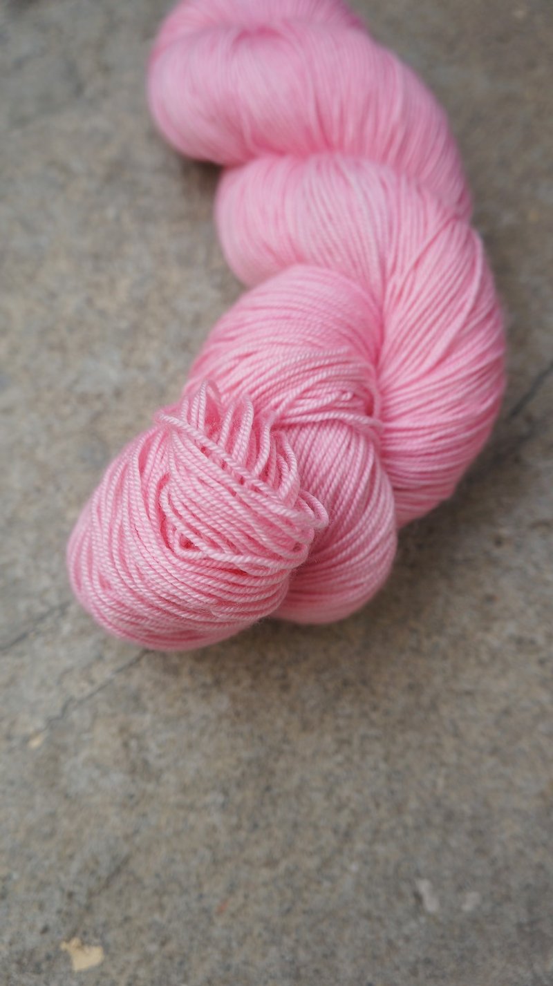 Hand dyeing line. Pink (SWM / Silk / Cashmere) - เย็บปัก/ถักทอ/ใยขนแกะ - ขนแกะ 