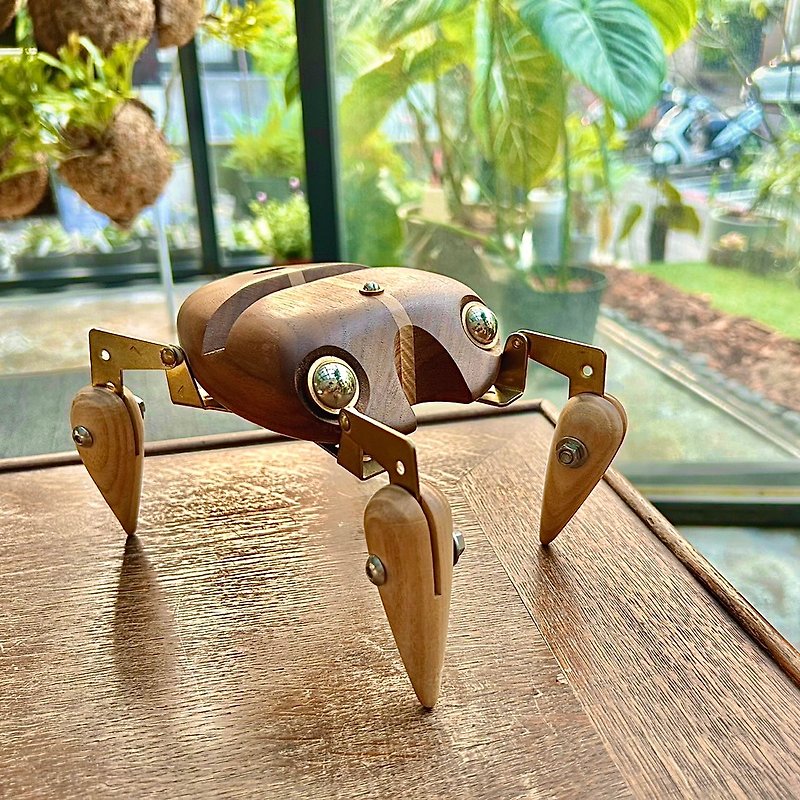 Wooden Action Figure - Lucky Crab. phone stand - Stuffed Dolls & Figurines - Wood 