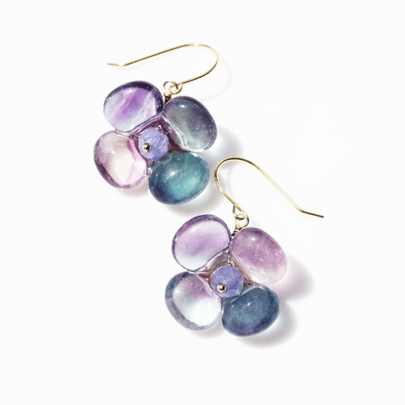 Hydrangea Earrings with Fluorite - ต่างหู - เครื่องเพชรพลอย สีม่วง