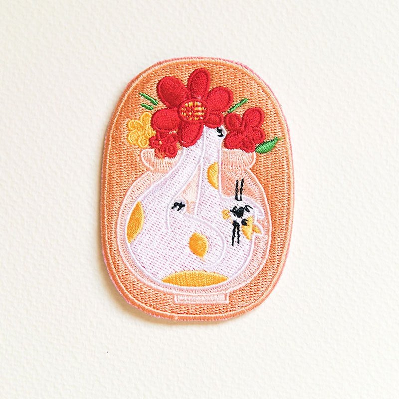 Embroidered Patch_ I have a big vase for my cat - อื่นๆ - งานปัก สึชมพู