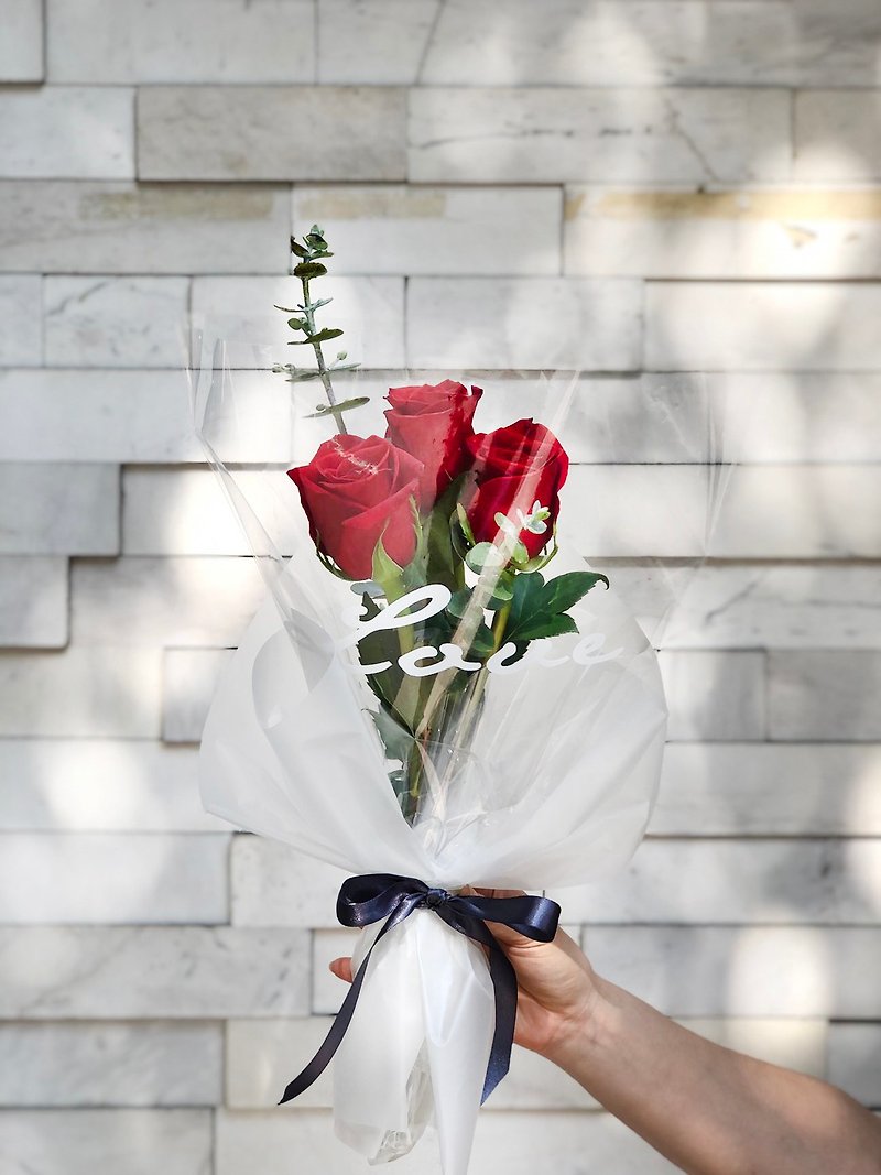 LOVE Imported Rose Flower Bouquet | Best Choice for Valentine's Day | Pickup in Taipei - ช่อดอกไม้แห้ง - พืช/ดอกไม้ สีแดง