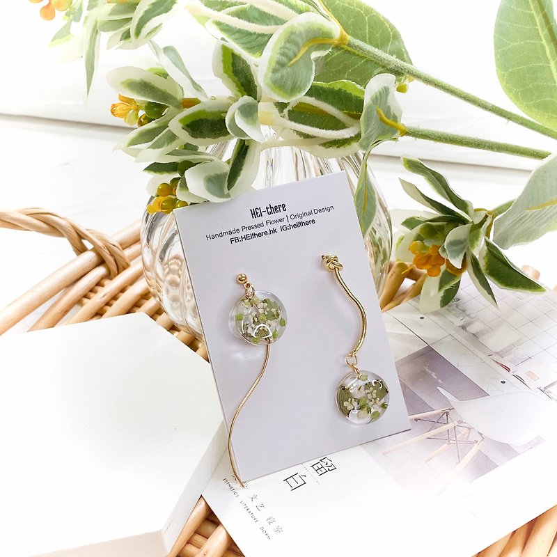 **新品萬歲** Pressed flower earrings - Earrings & Clip-ons - Plants & Flowers Green