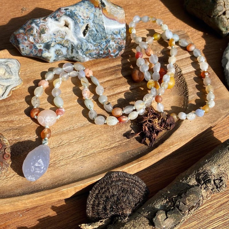 【Lost and find】 天然石 戈壁瑪瑙 糖果 蛋白石 頸鍊 空色 - 長頸鍊 - 寶石 藍色