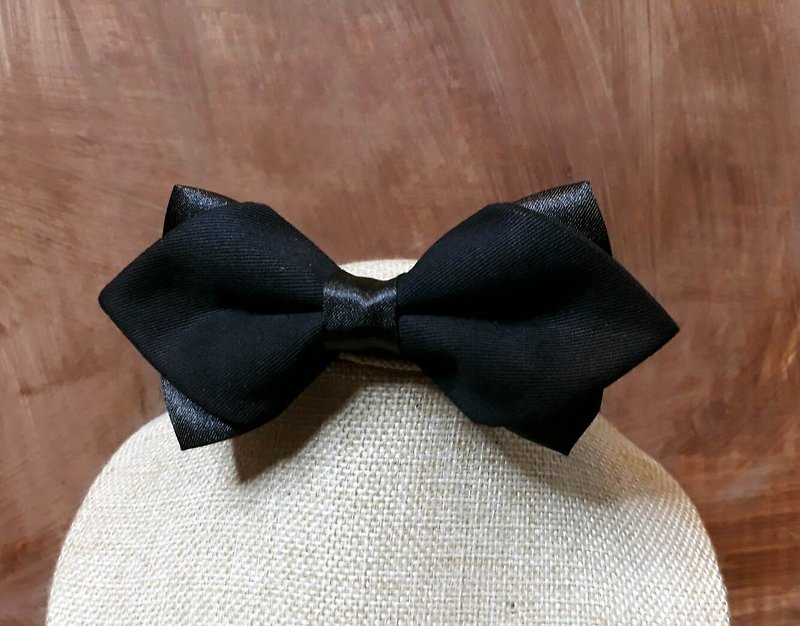 Silent Gentleman Bow Ties - หูกระต่าย/ผ้าพันคอผู้ชาย - ผ้าฝ้าย/ผ้าลินิน สีดำ