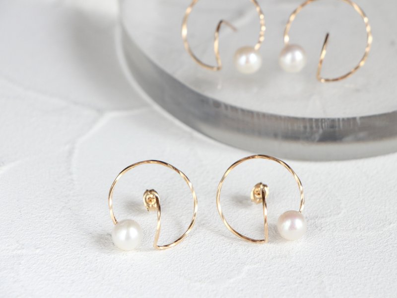 14kgf-double circle pearl pierced earrings 不能改耳夾 - 耳環/耳夾/耳骨夾 - 貴金屬 金色