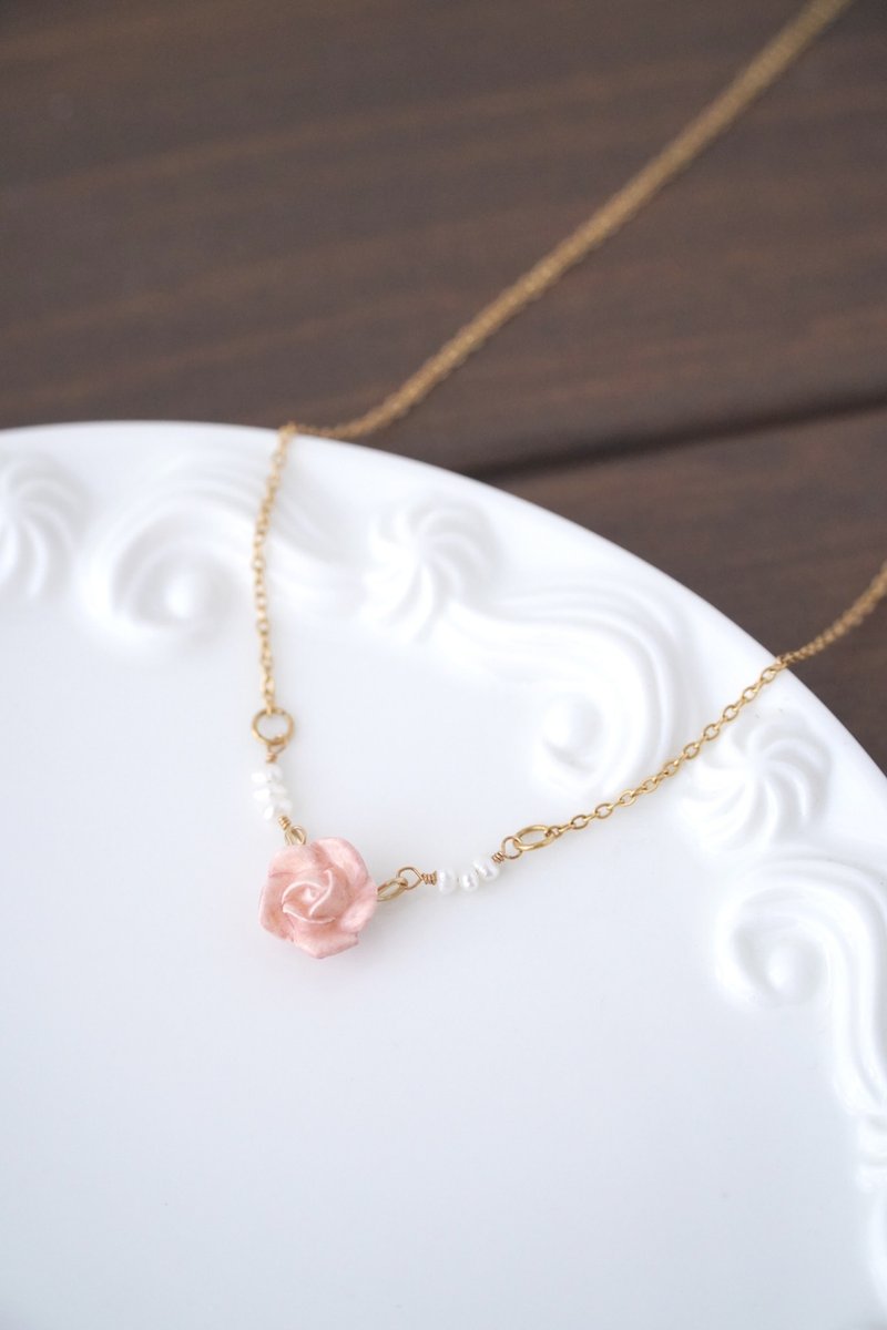 Birth Flower x Birthstone /Jun/ Rose x Pearl Necklace - Necklaces - Clay Pink